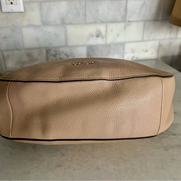 Coach pebble leather hobo handbag. - Picture 4 of 8